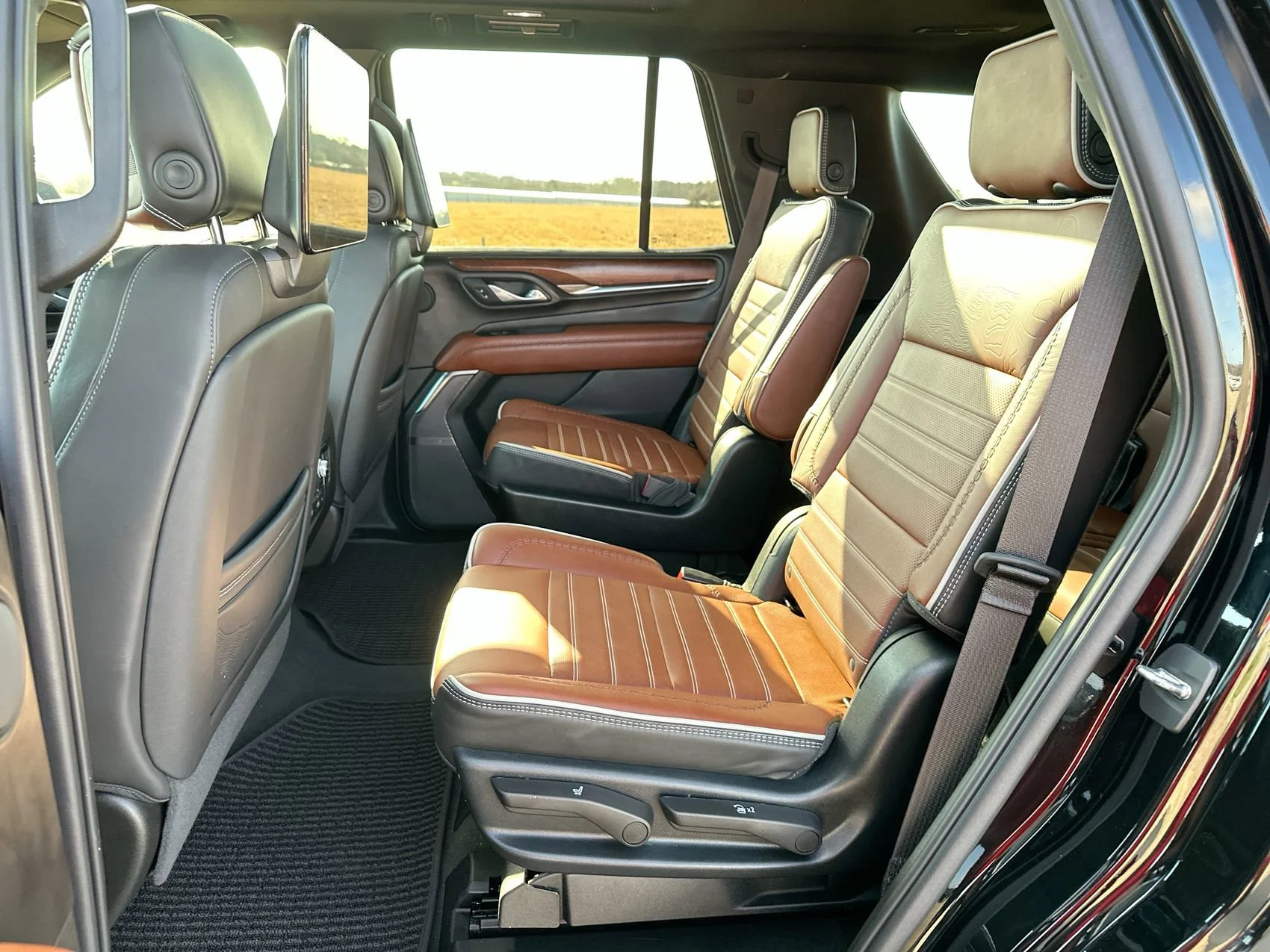 Used 2023 Onyx Black GMC Denali Ultimate image 23