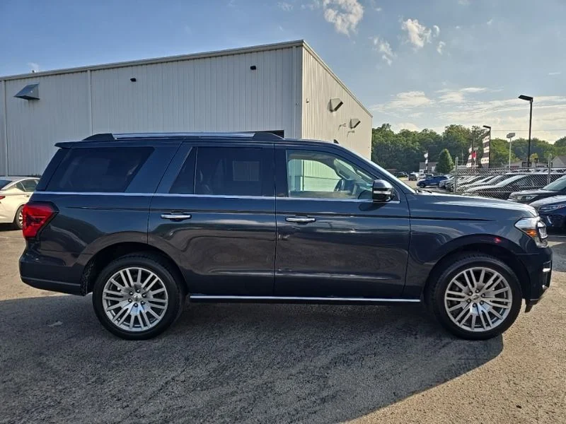 Used 2022 Blue Ford Limited image 9