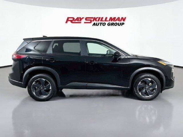 2025 Nissan Rogue SV - Photo 8