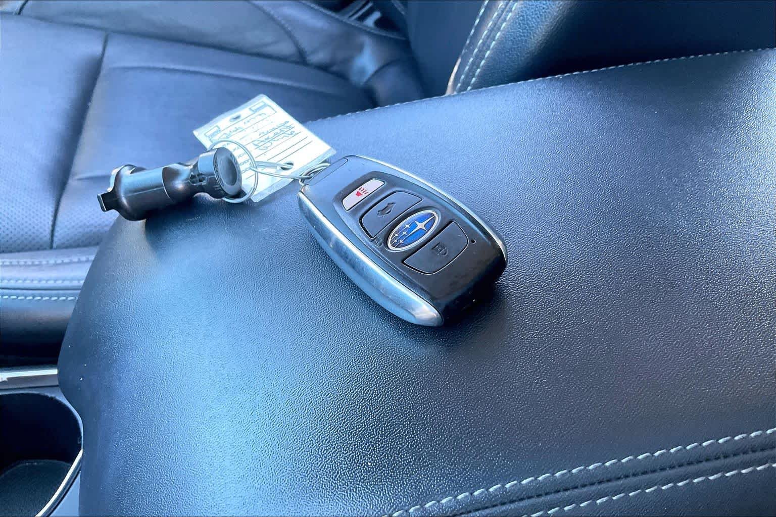 Used 2019 Crystal White Pearl Subaru Limited image 13