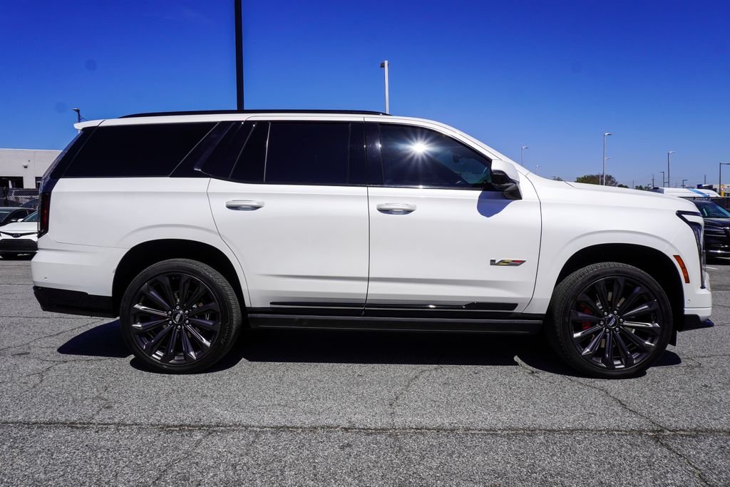Used 2025 White Cadillac V-Series image 40