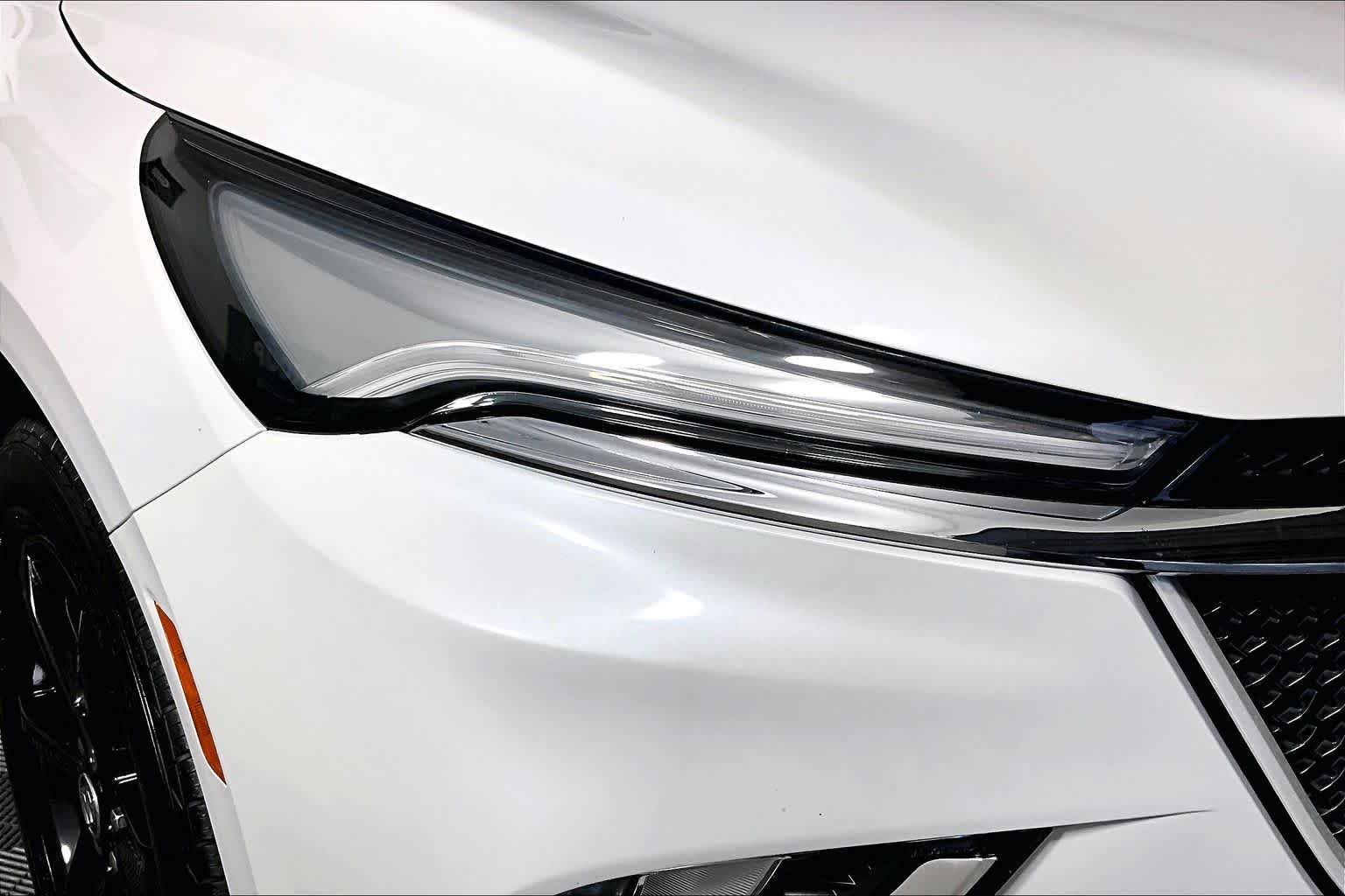 Used 2024 White Frost Tricoat Buick Essence image 27