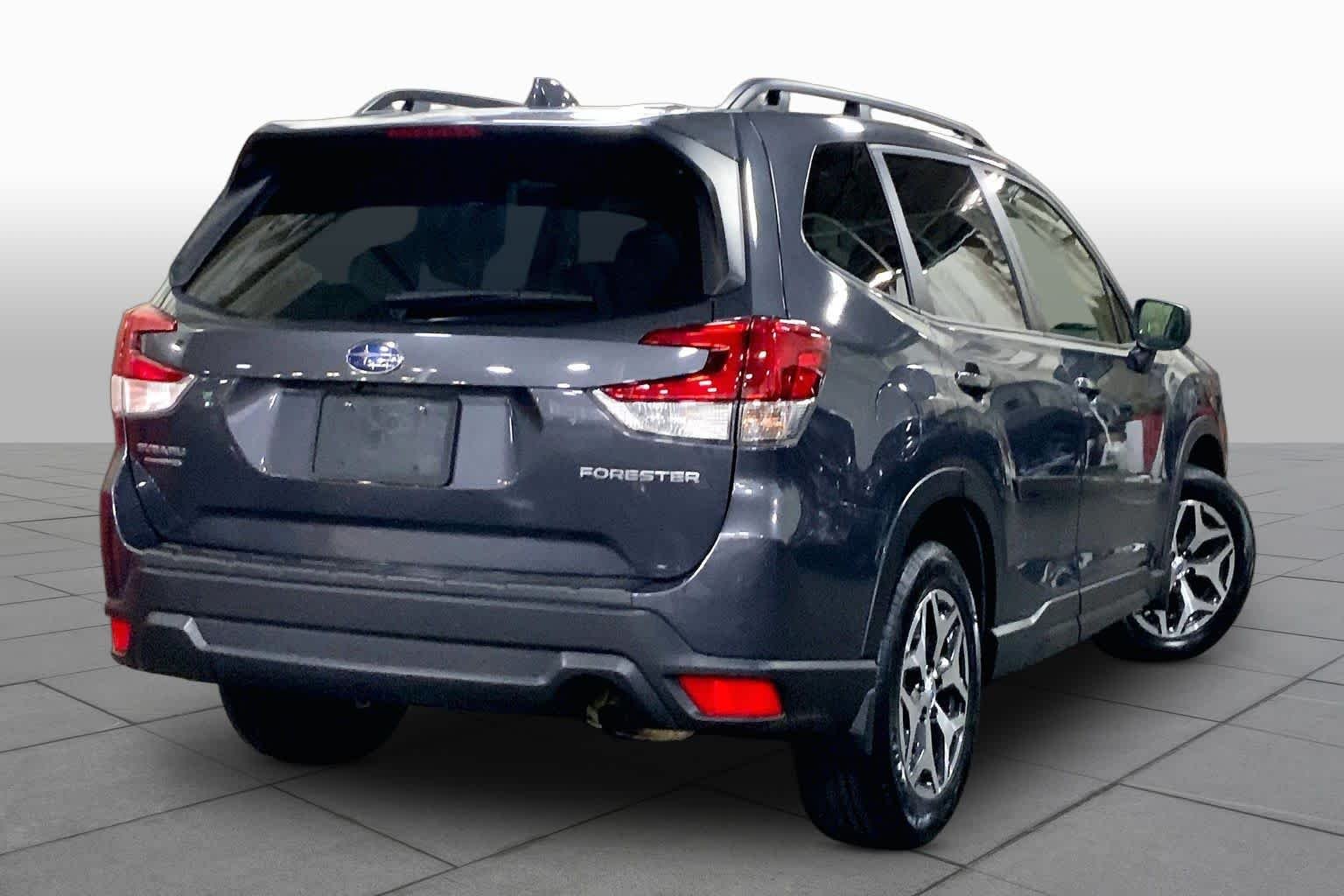 Used 2022 Magnetite Gray Metallic Subaru Premium image 13