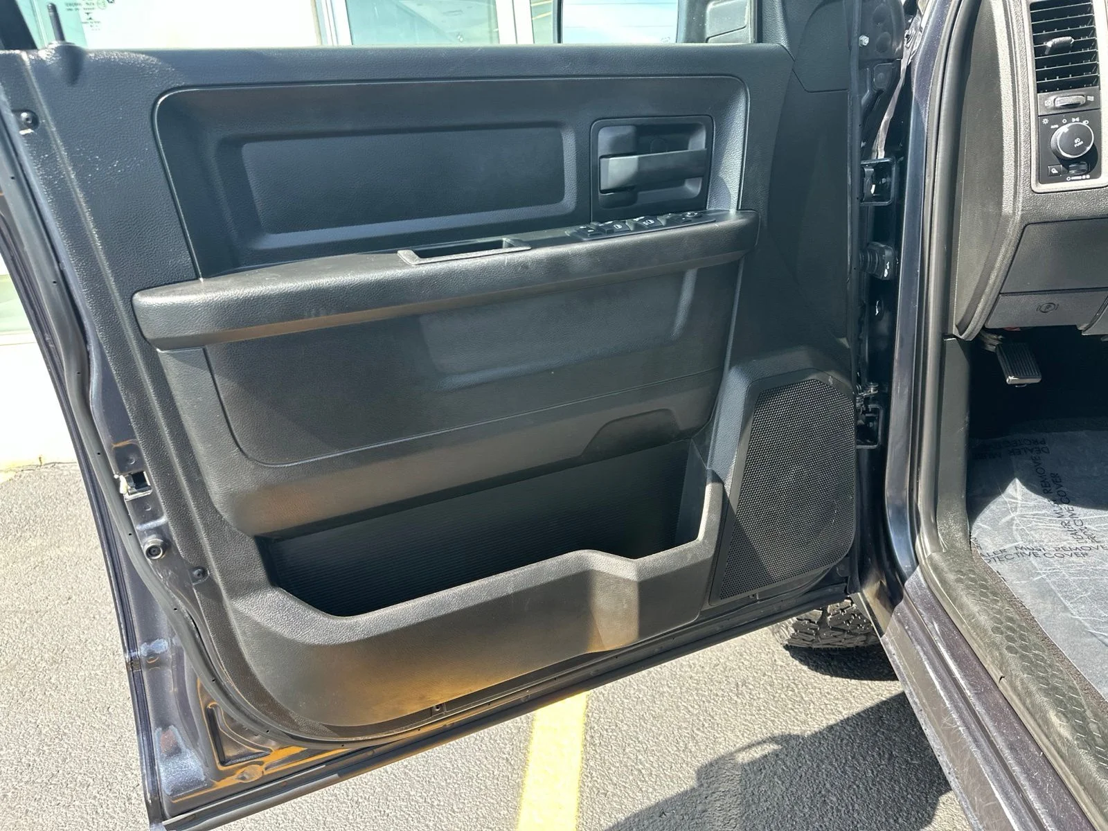 Used 2019 Gray Ram Express image 17