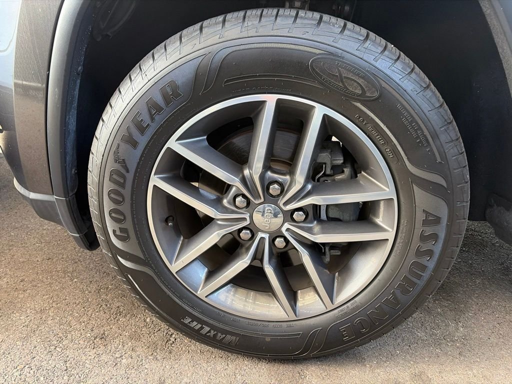 Used 2018 Gray Jeep Laredo E image 13