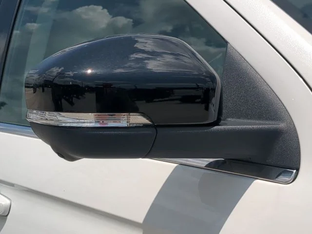 New 2027 Star White Metallic Tri-Coat Ford MAX Platinum image 12