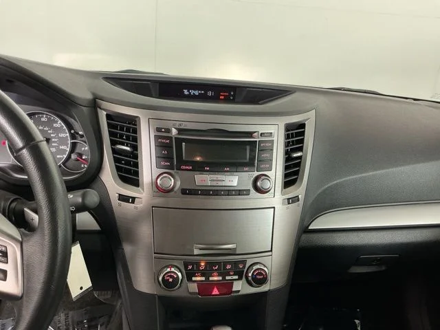 Used 2013 Silver Subaru 2.5i Premium image 17