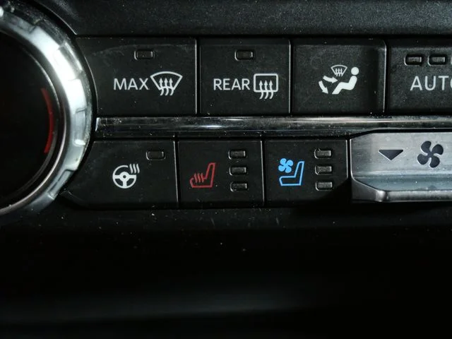 Used 2021 Black Ford Lariat image 29