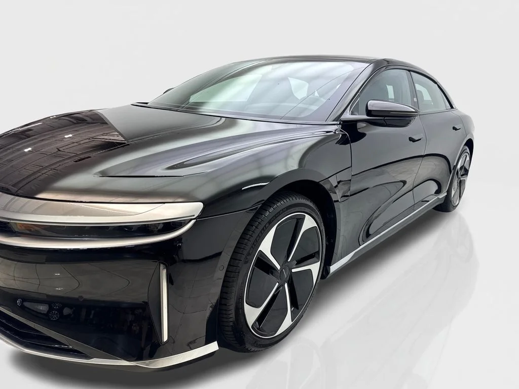 Used 2023 Black Lucid Touring image 10