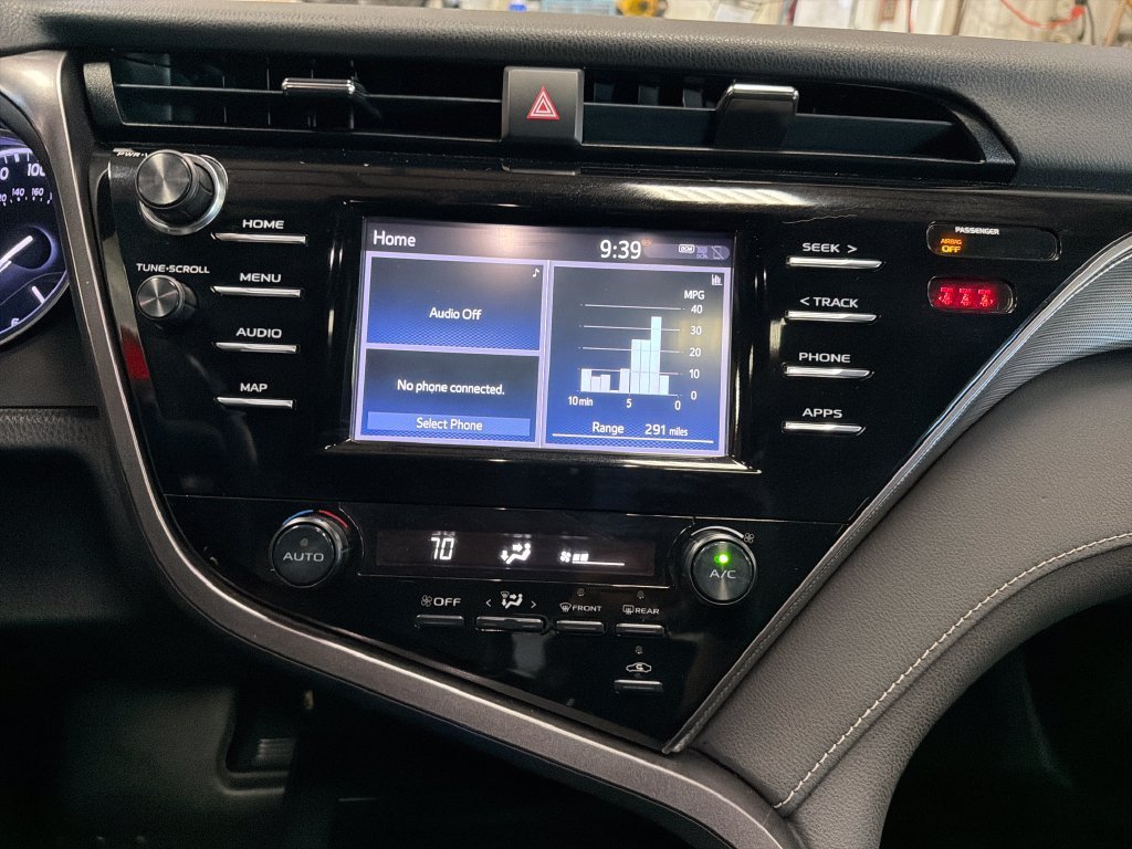 Used 2019 Silver Toyota SE image 18