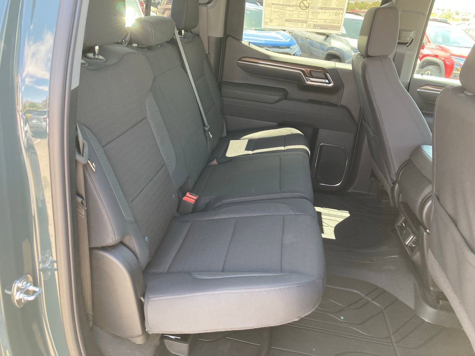 2025 Chevrolet Silverado 1500 LT - Photo 37