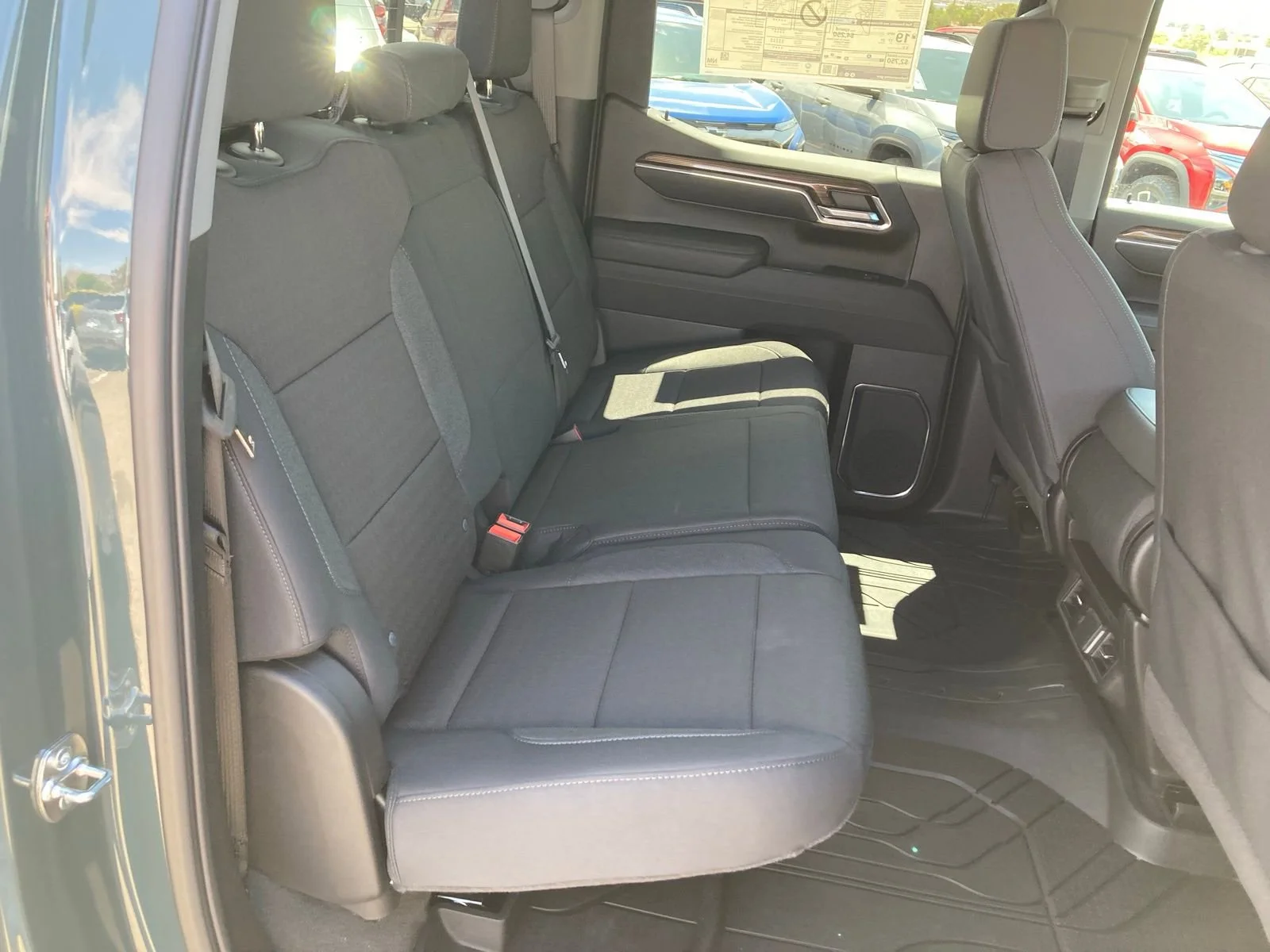 2025 Chevrolet Silverado 1500 LT - Photo 37