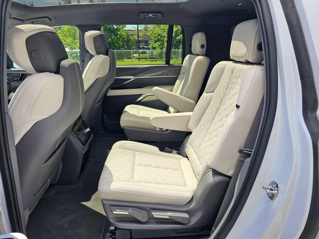 New 2026 Vibrant White Tricoat Cadillac Luxury image 17