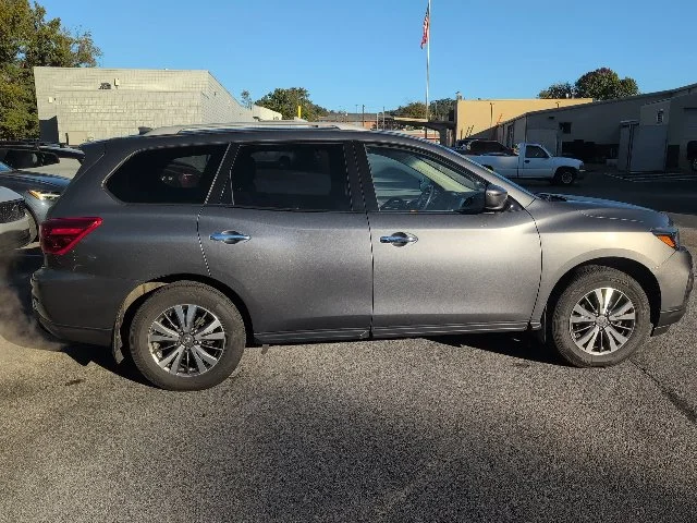 Used 2020  Nissan SV image 9
