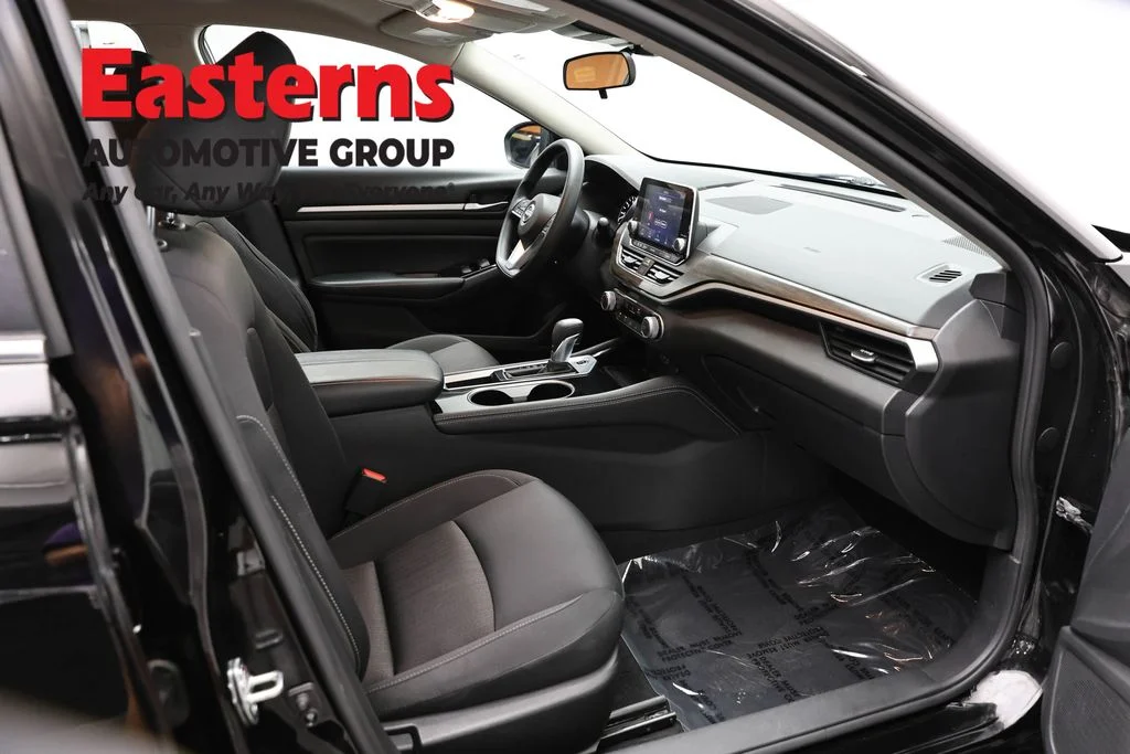 Used 2023 Black Nissan 2.5 SV image 24