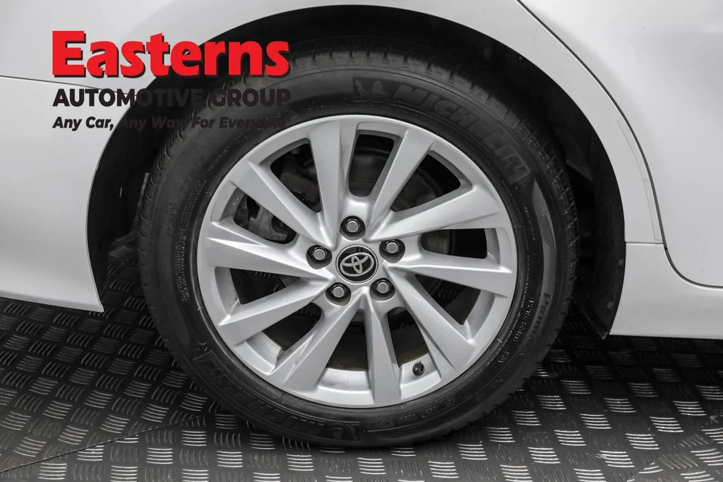 Used 2022 White Toyota LE image 28