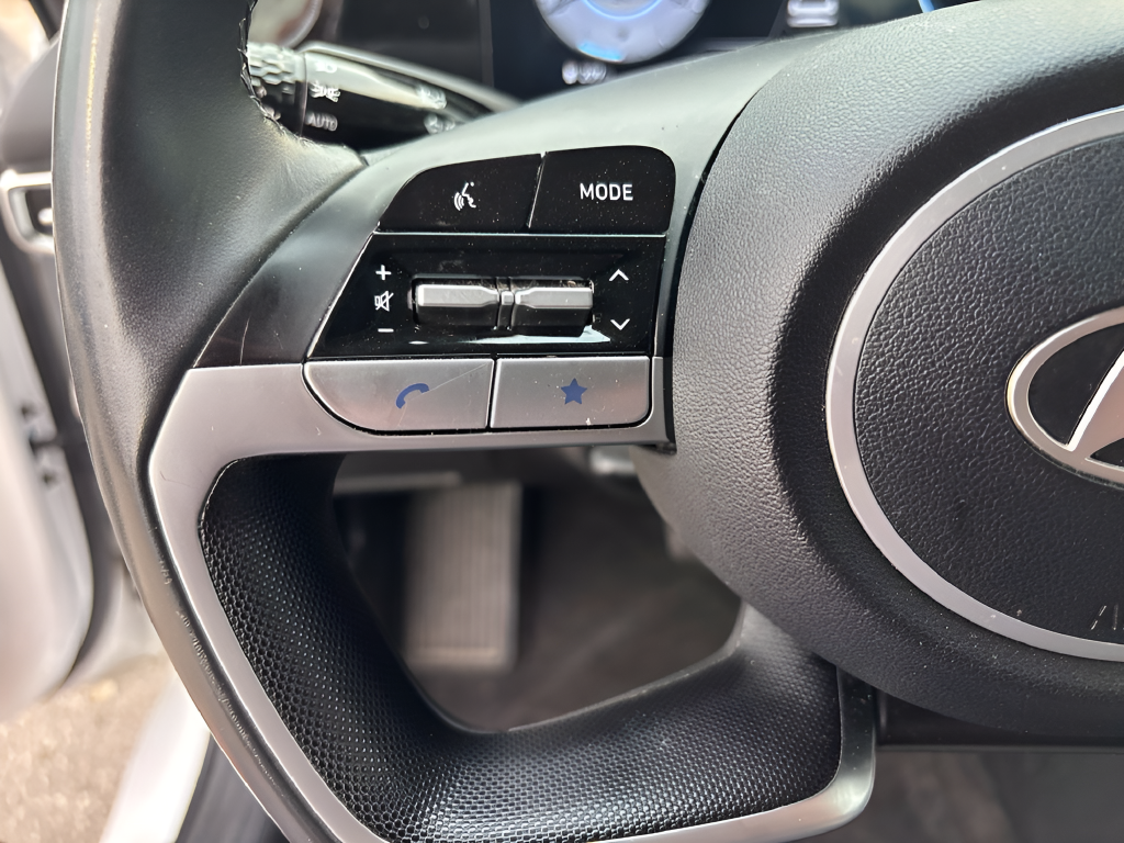 Used 2025 White Hyundai Limited image 14