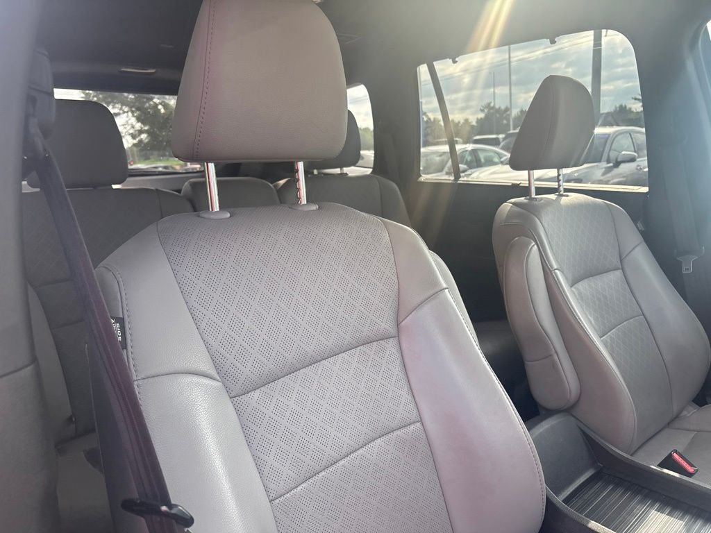 Used 2019 Gray Honda EX-L image 28