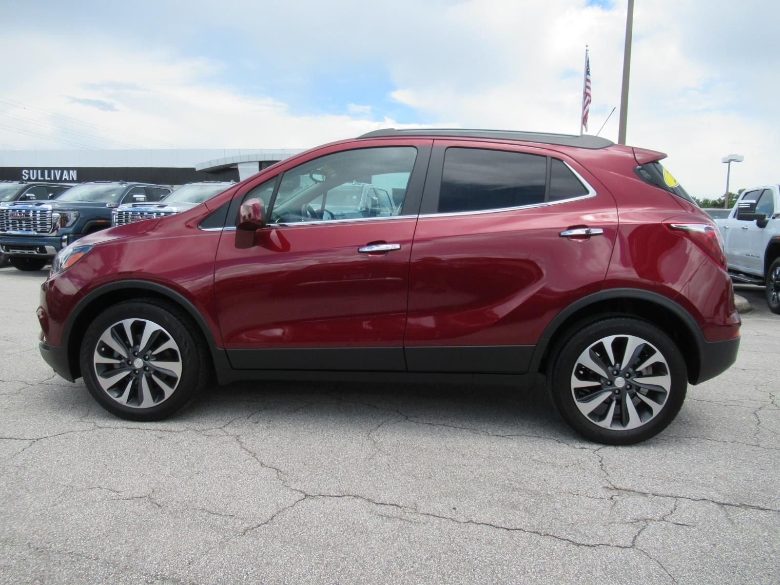 Used 2022  Buick Preferred image 4