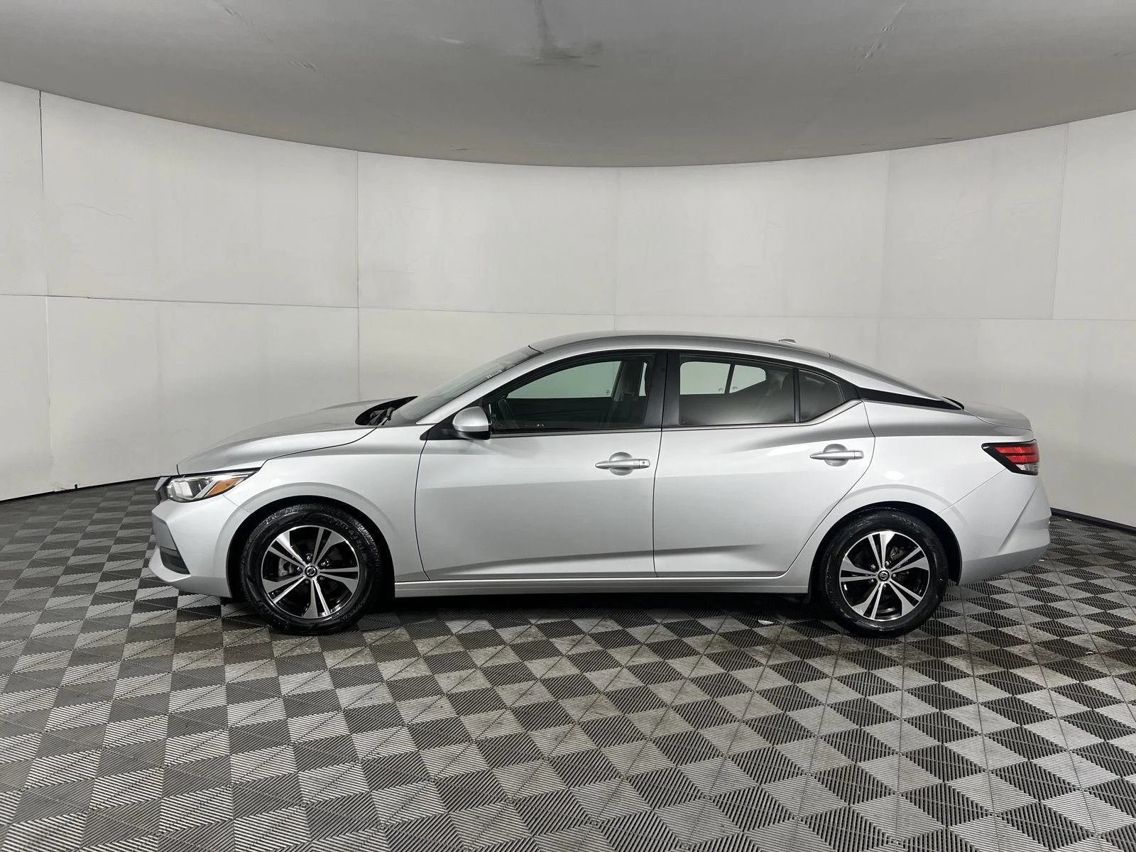 Used 2023 Gun Metallic Nissan SV image 5