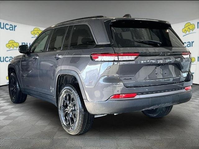 New 2026 Baltic Gray Metallic Clear-Coat Exterior Paint Jeep Laredo image 5