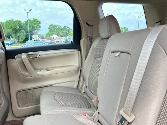 Used 2007 Brown Saturn XE image 16