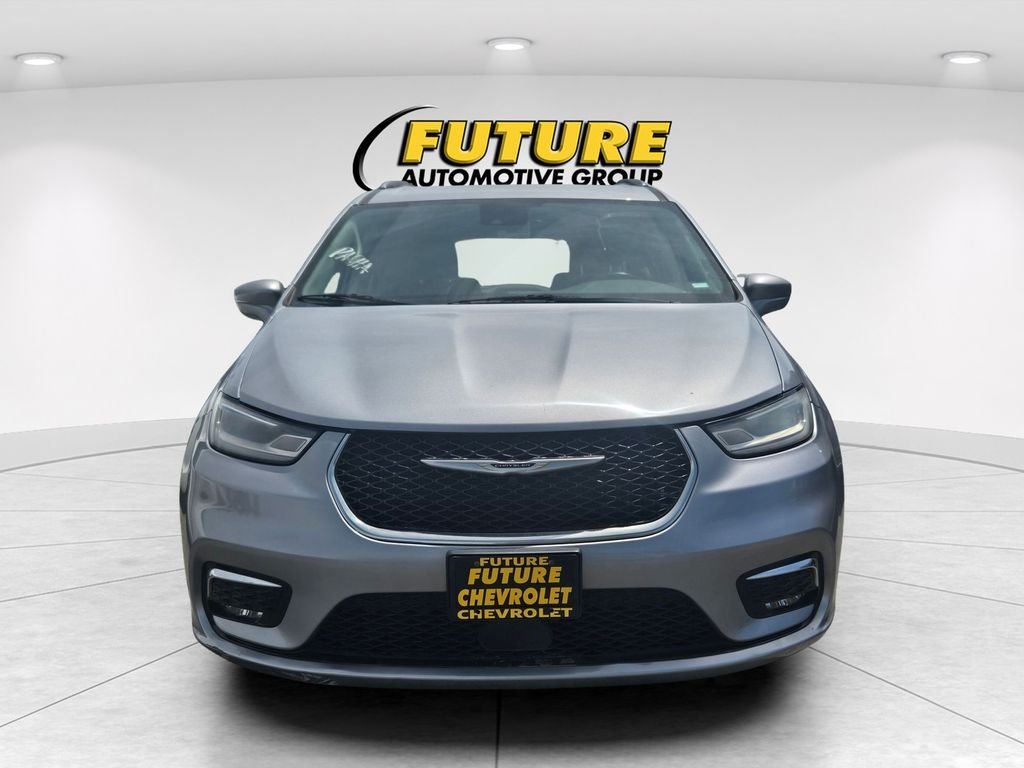 Used 2021 Silver Chrysler Touring L image 2
