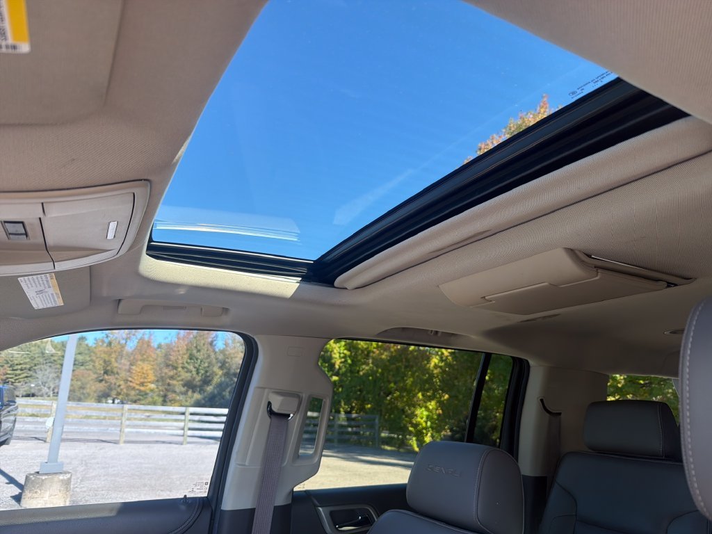 Used 2016 White GMC Denali image 10
