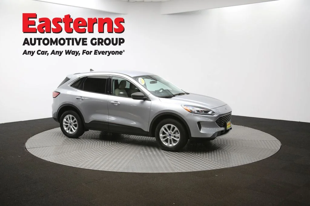 Used 2022 Silver Ford SE image 46