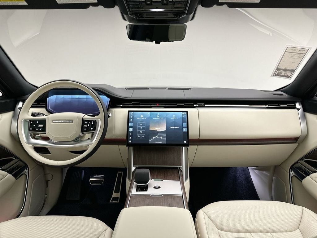 New 2026 Charente Grey Land Rover SE image 8