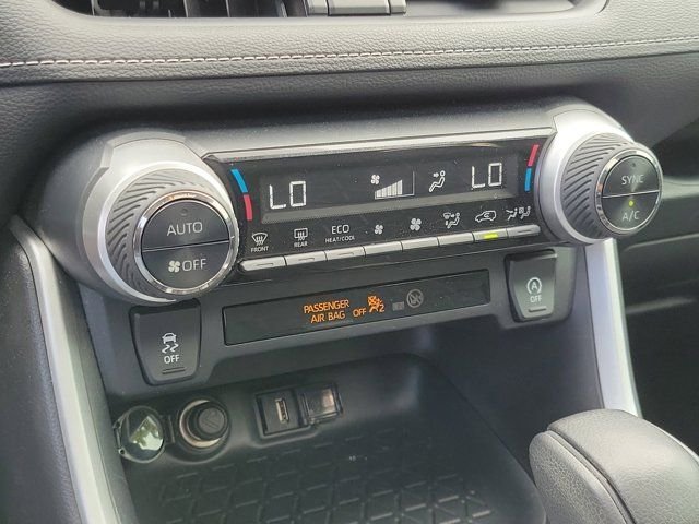 2020 Toyota RAV4 XLE - Photo 26