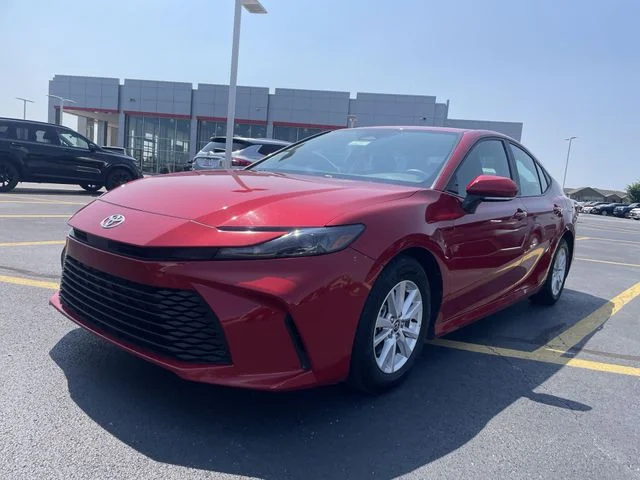 2025 Toyota Camry LE - Photo 12