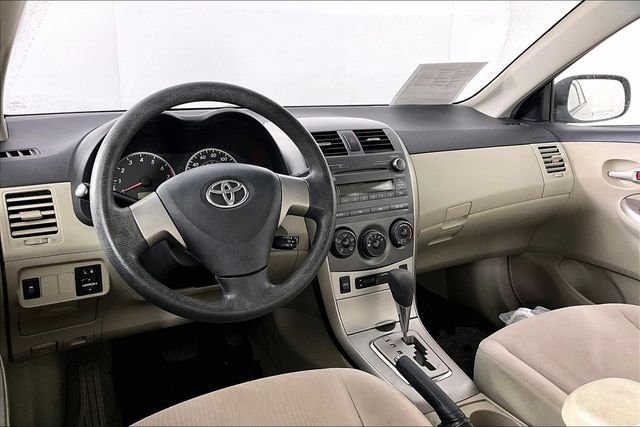 Used 2011 Gray Toyota LE image 3