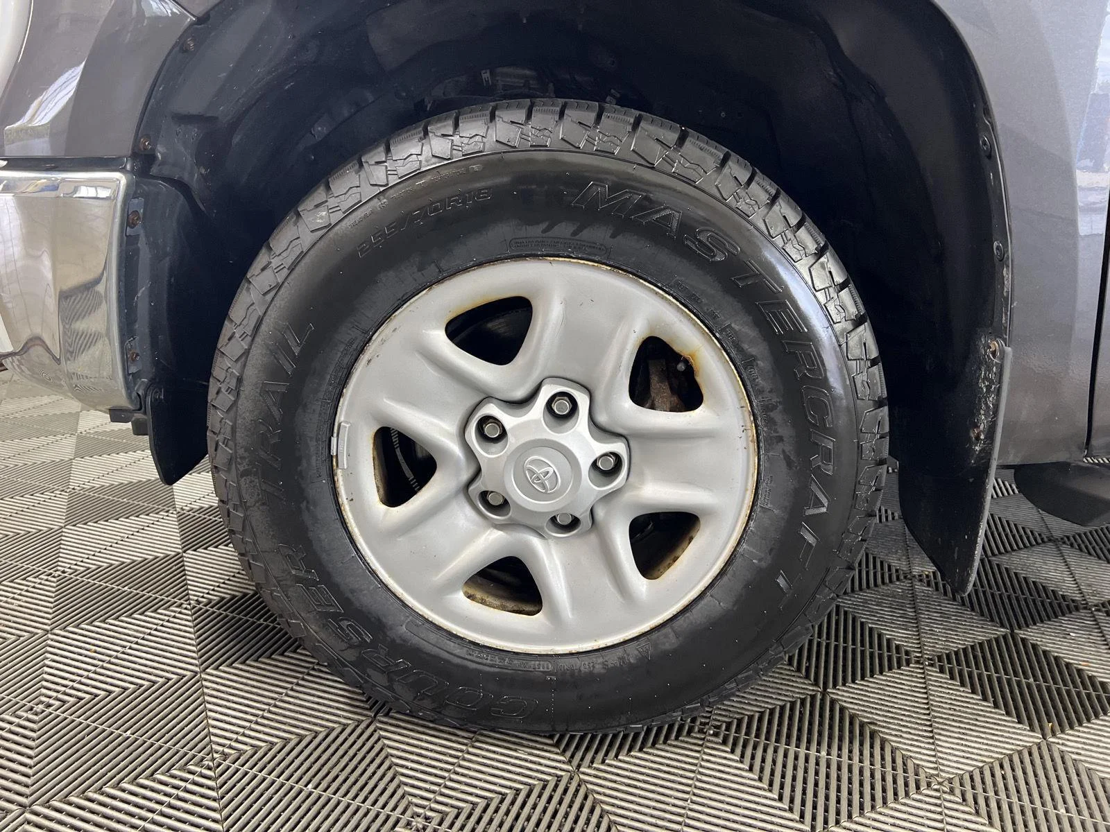 Used 2020 Magnetic Gray Metallic Toyota SR5 image 9