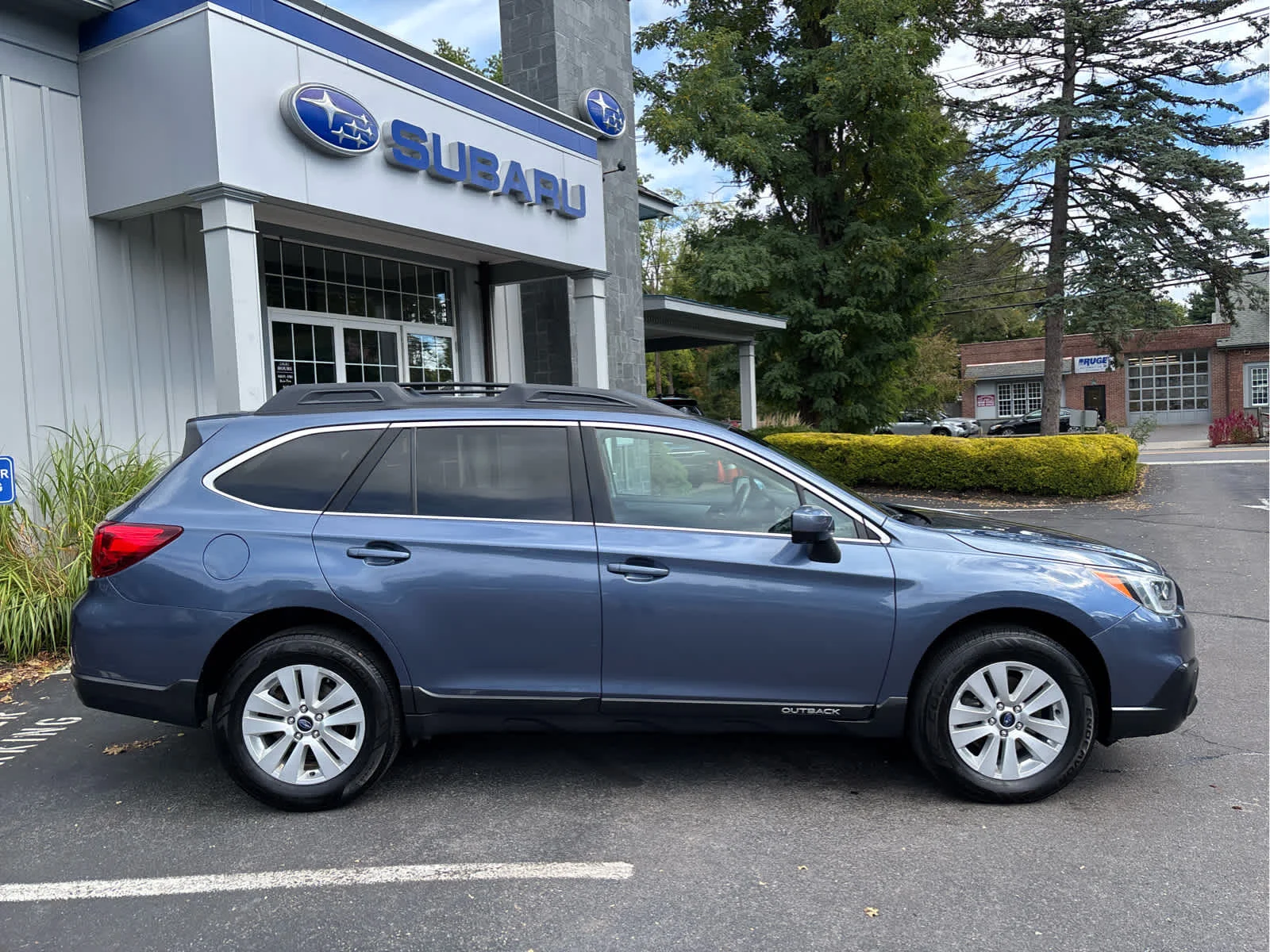 Used 2016 Twilight Blue Metallic Subaru 2.5i Premium image 2