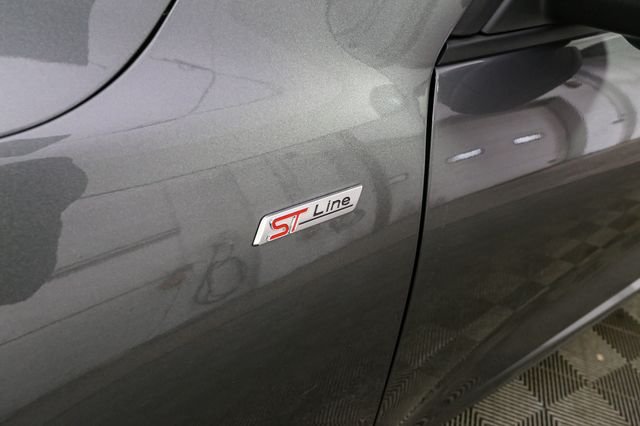 Used 2023 Gray Ford ST-Line image 7
