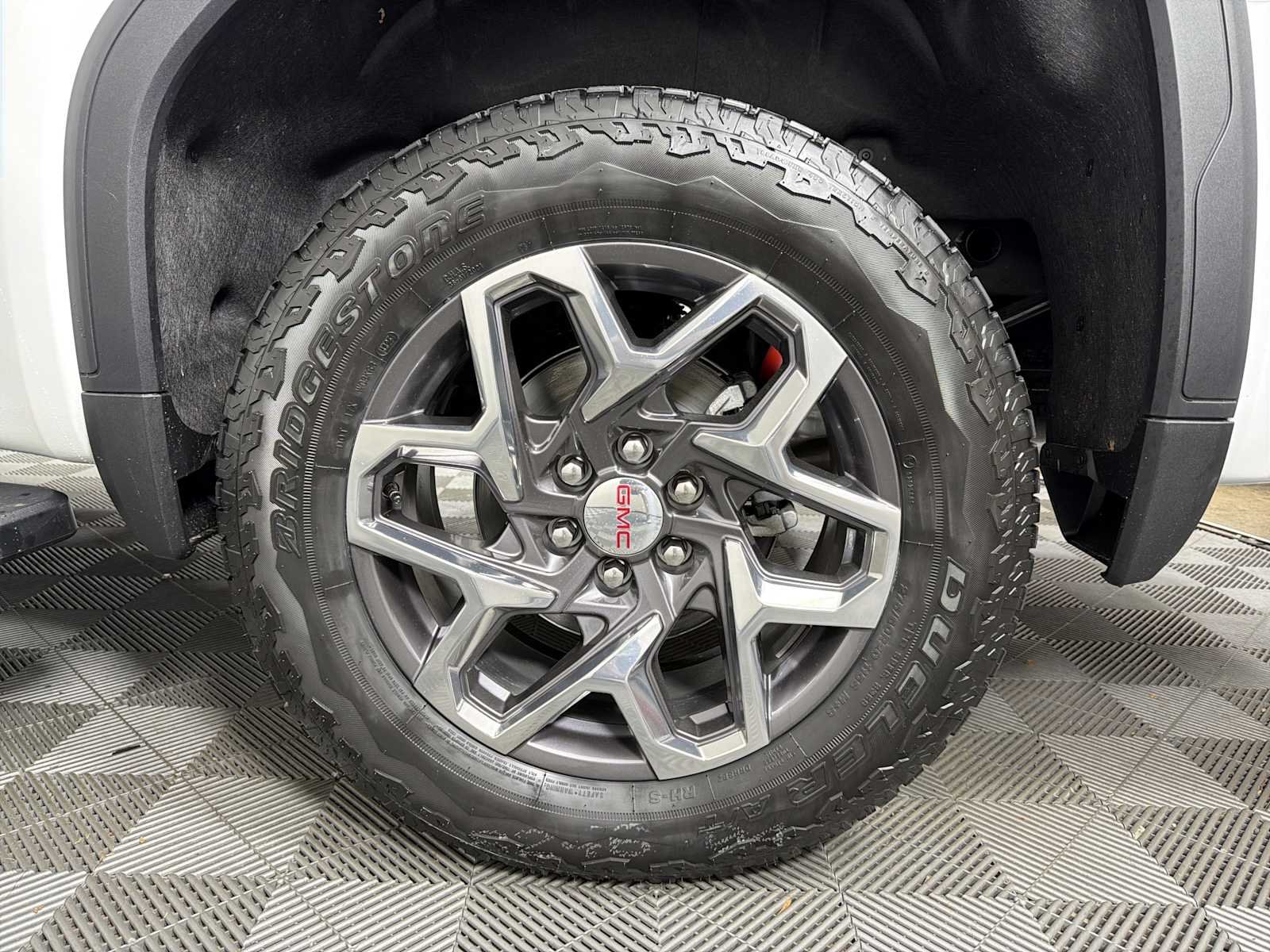 2026 GMC Sierra 1500 SLT - Photo 17