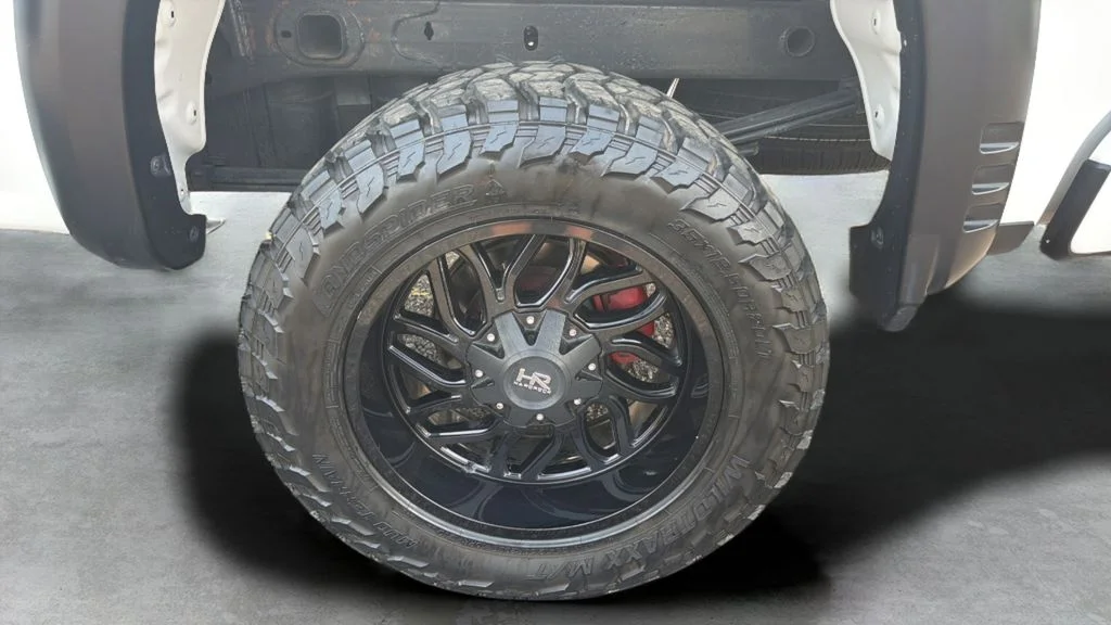 Used 2019 White Chevrolet Custom image 18