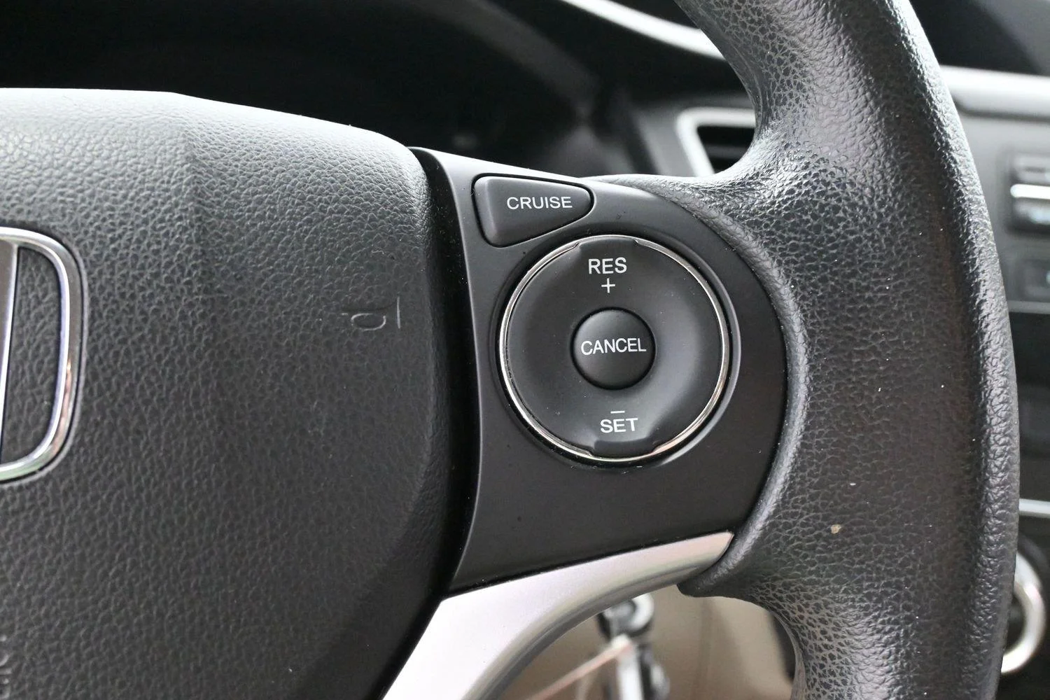 Used 2015 Taffeta White Honda LX image 17