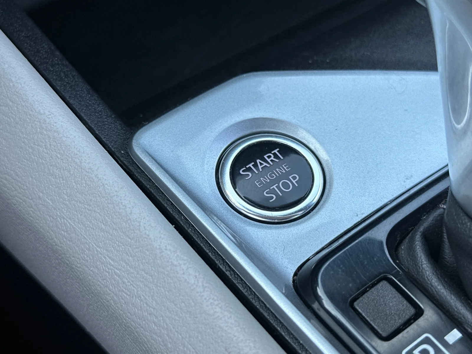 Used 2025  Nissan 2.5 SV image 22