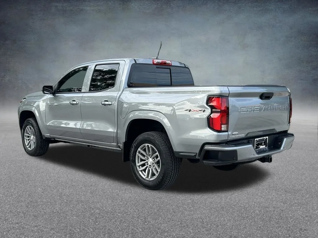 Used 2025 Gray Chevrolet LT image 7
