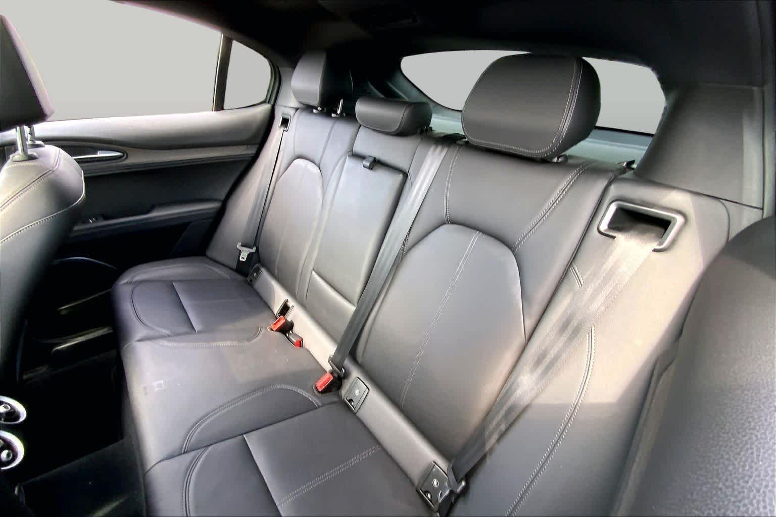 Used 2023 Moonlight Gray Metallic Alfa Romeo Ti image 21