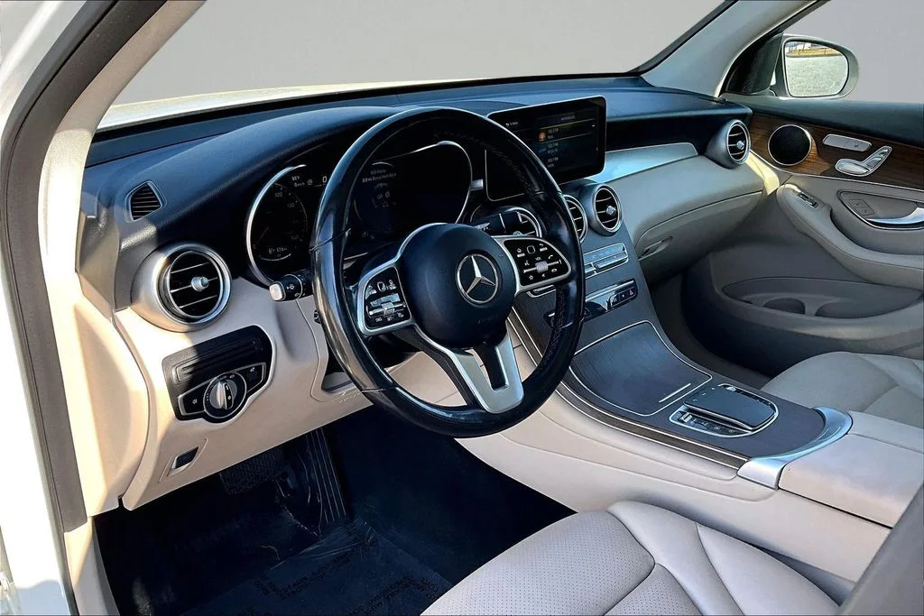 Used 2022 White Mercedes-Benz GLC 300 image 11