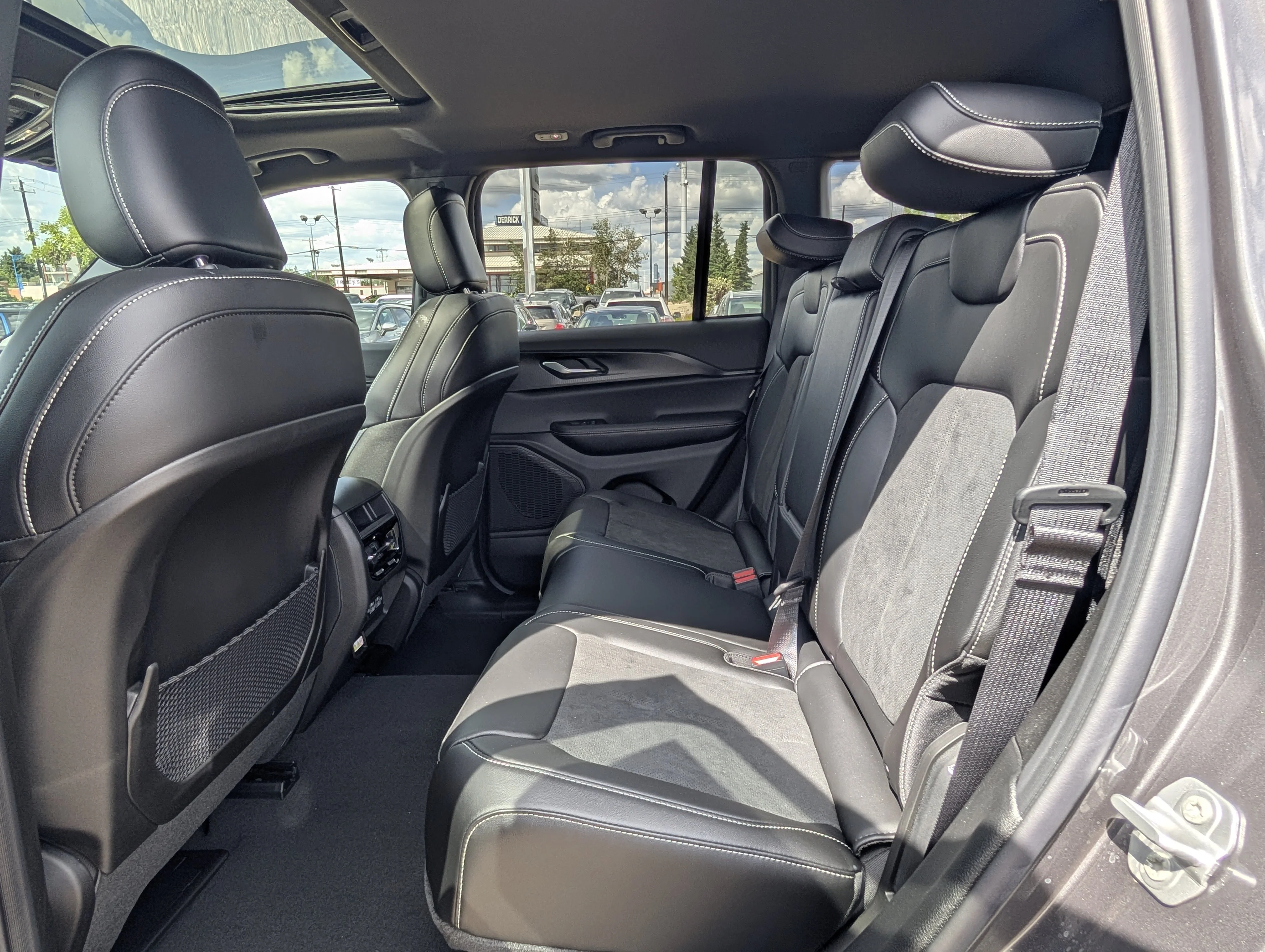 New 2025 Baltic Grey Metallic Jeep Altitude image 20