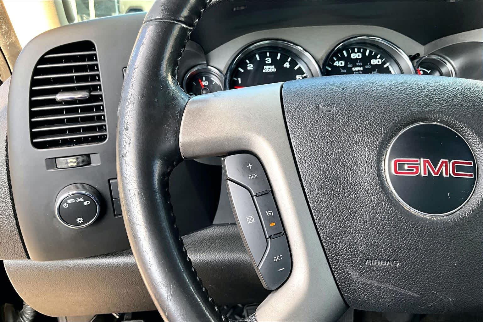 Used 2013 Onyx Black GMC SLE image 24