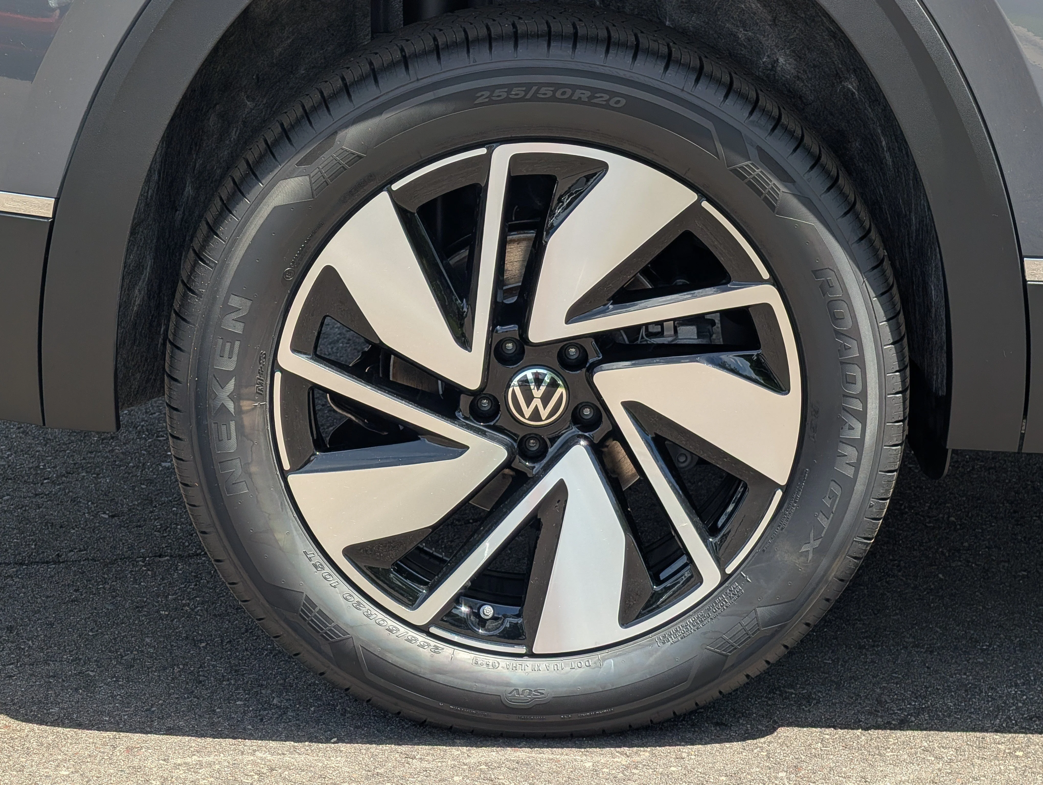 New 2026 Pure Gray Volkswagen 2.0T SEL image 5