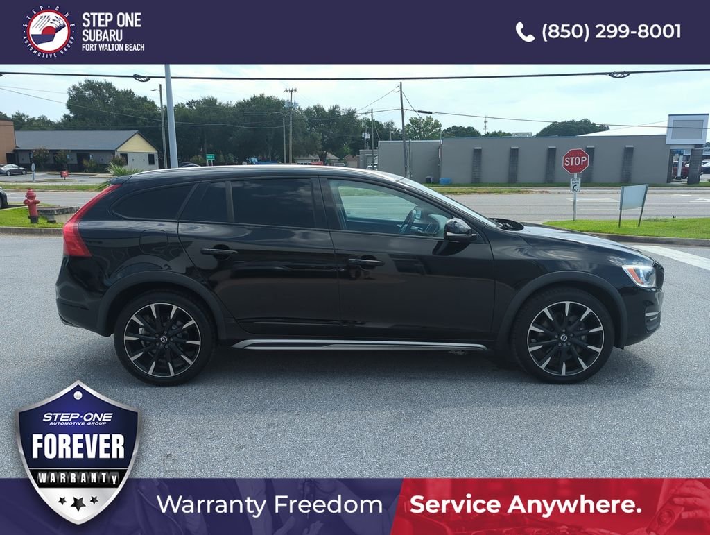 Used 2018 Black Volvo T5 image 8