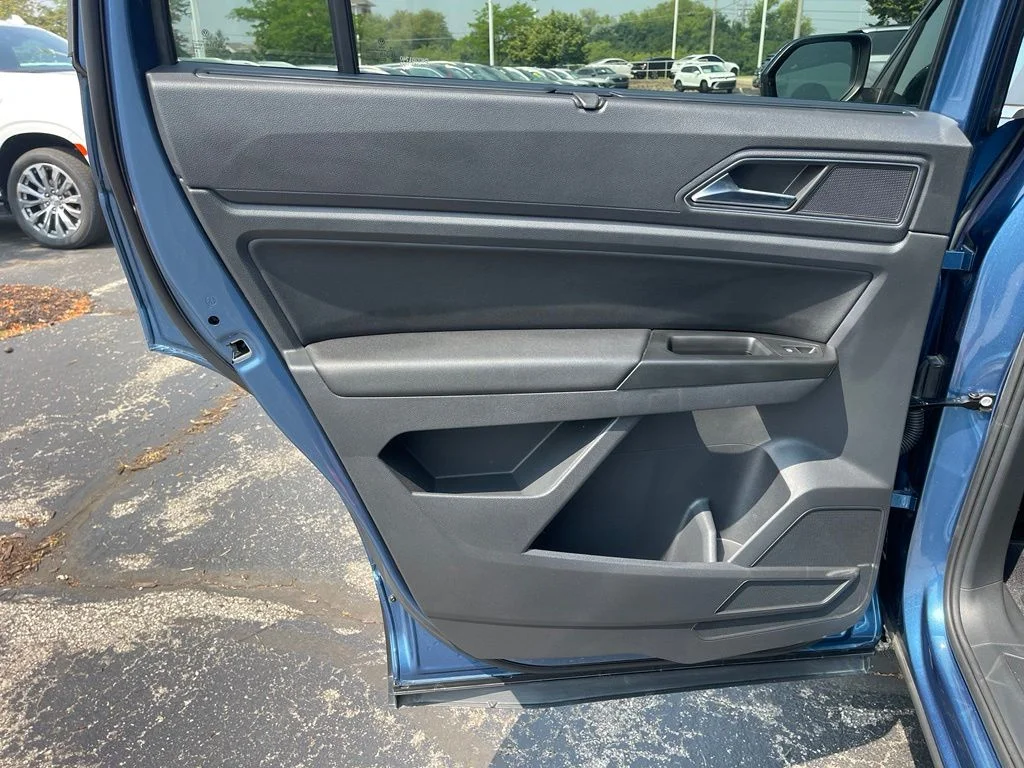 Used 2019 Pacific Blue Metallic Volkswagen 3.6L V6 SE image 27