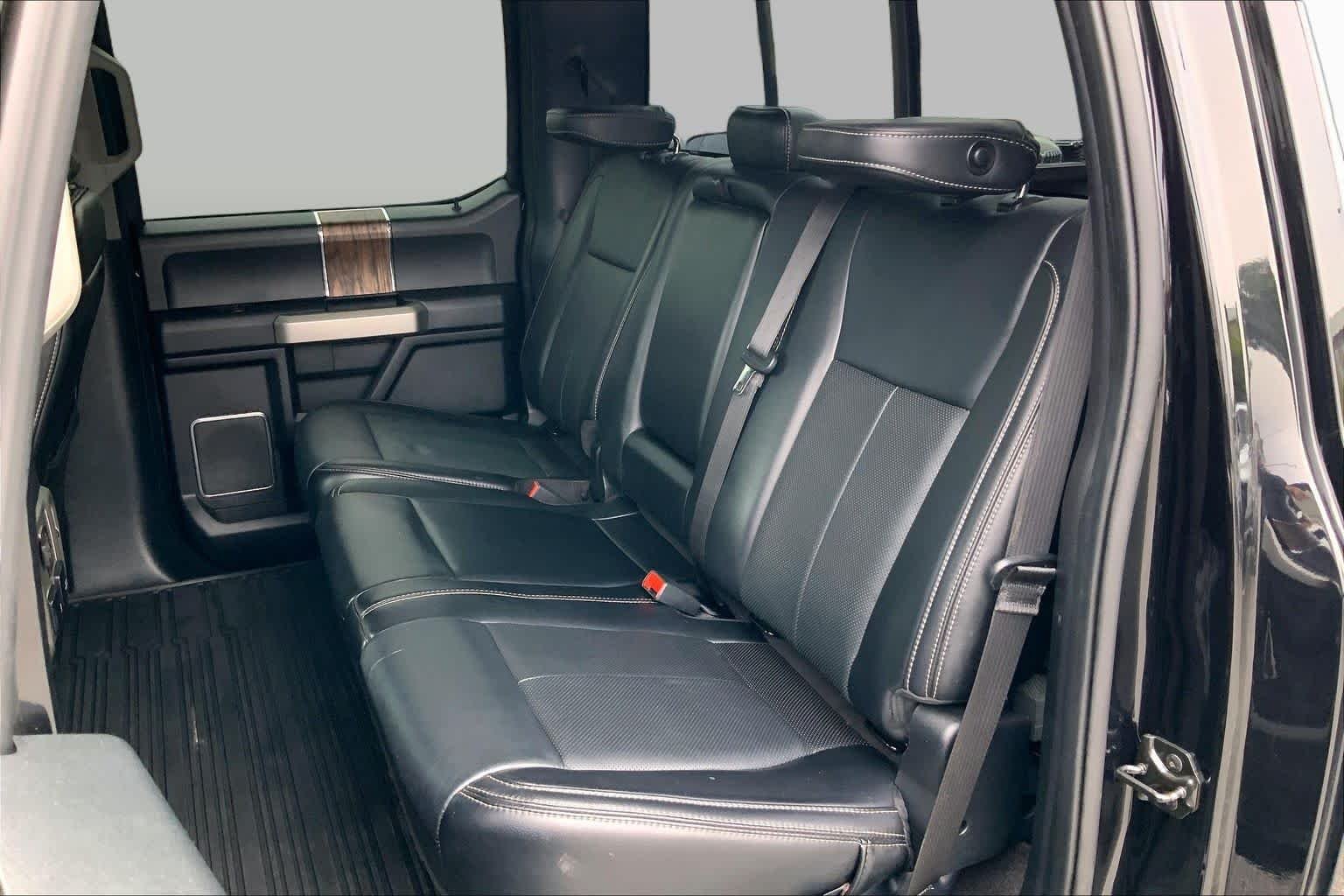 Used 2019 Agate Black Metallic Ford LARIAT image 19
