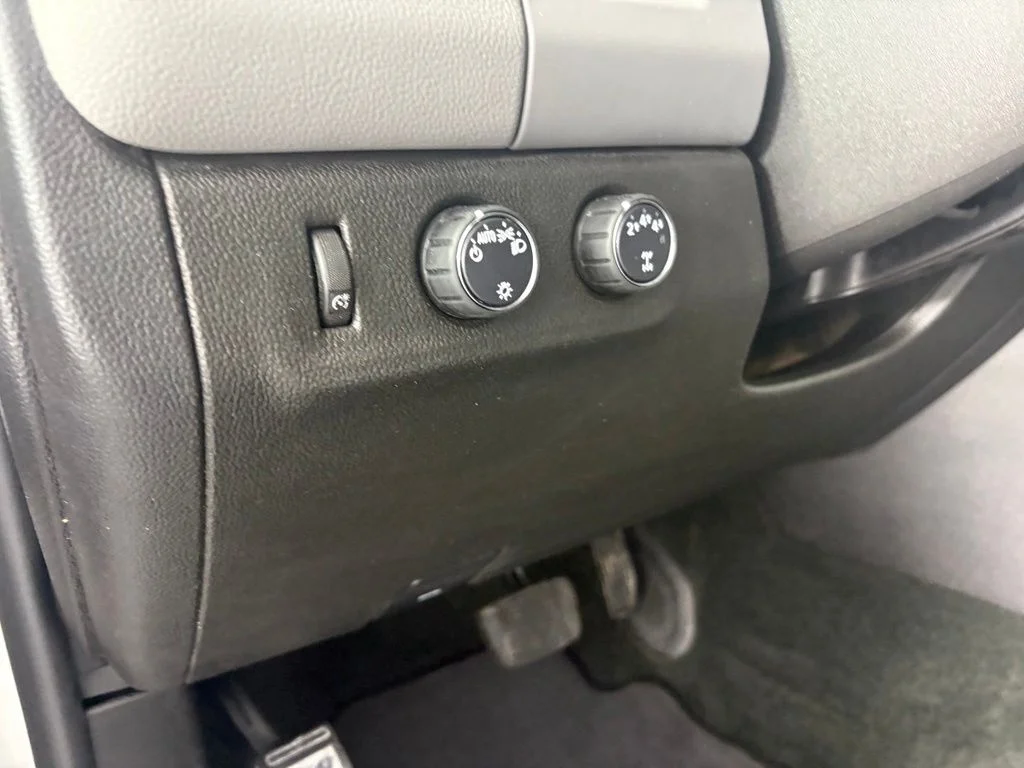 Used 2018 Silver Chevrolet Work Truck image 15